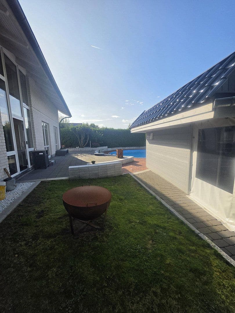 Prodej domu 204 m², pozemek 1.000 m², Husum, Šlesvicko-Holštýnsko Prodej domu 204 m², pozemek 1.000 m², Husum, Šlesvicko-Holštýnsko
