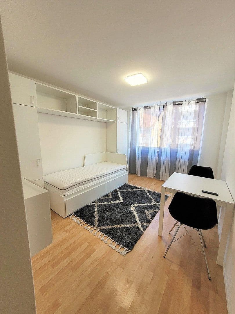 Pronájem bytu 2+1 50 m², Hauptstr. 11, Singen (Hohentwiel), Bádensko-Württembersko Pronájem bytu 2+1 50 m², Hauptstr. 11, Singen (Hohentwiel), Bádensko-Württembersko