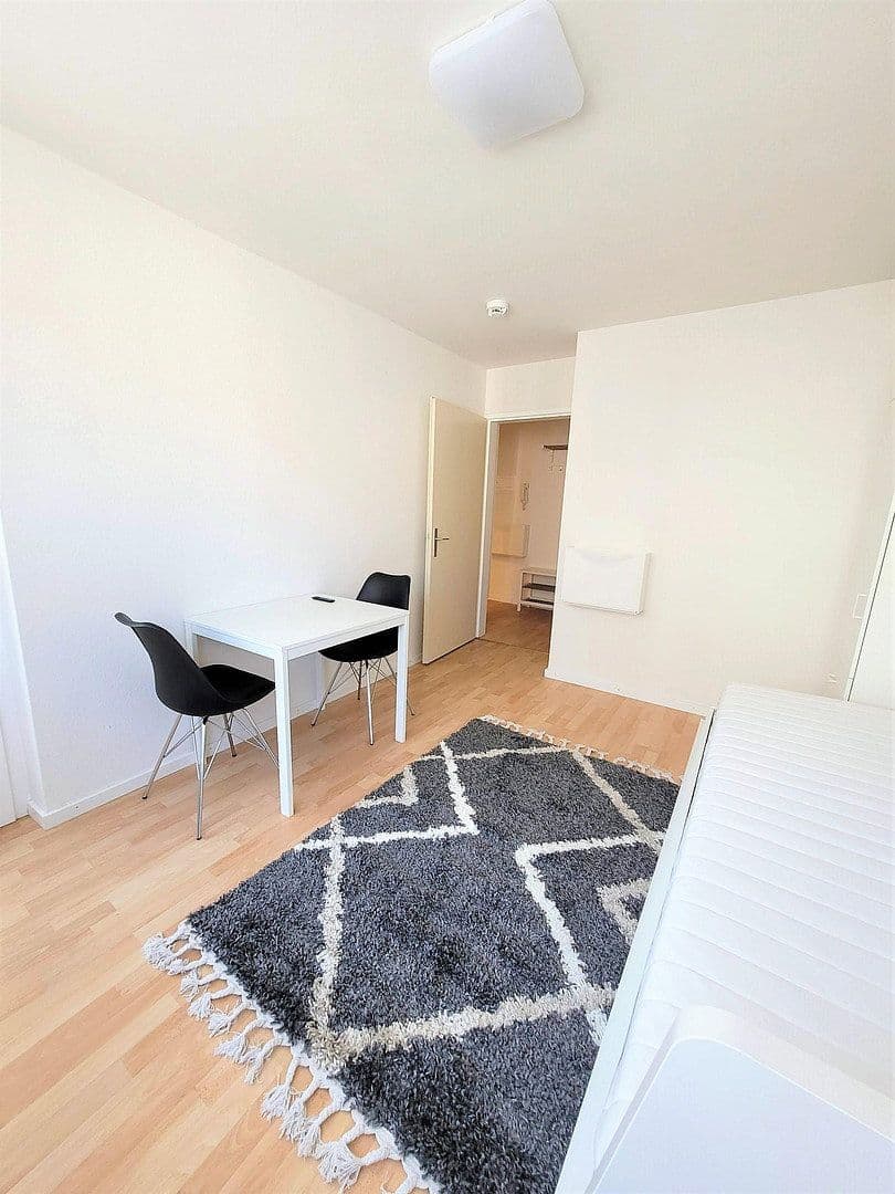 Pronájem bytu 2+1 50 m², Hauptstr. 11, Singen (Hohentwiel), Bádensko-Württembersko Pronájem bytu 2+1 50 m², Hauptstr. 11, Singen (Hohentwiel), Bádensko-Württembersko