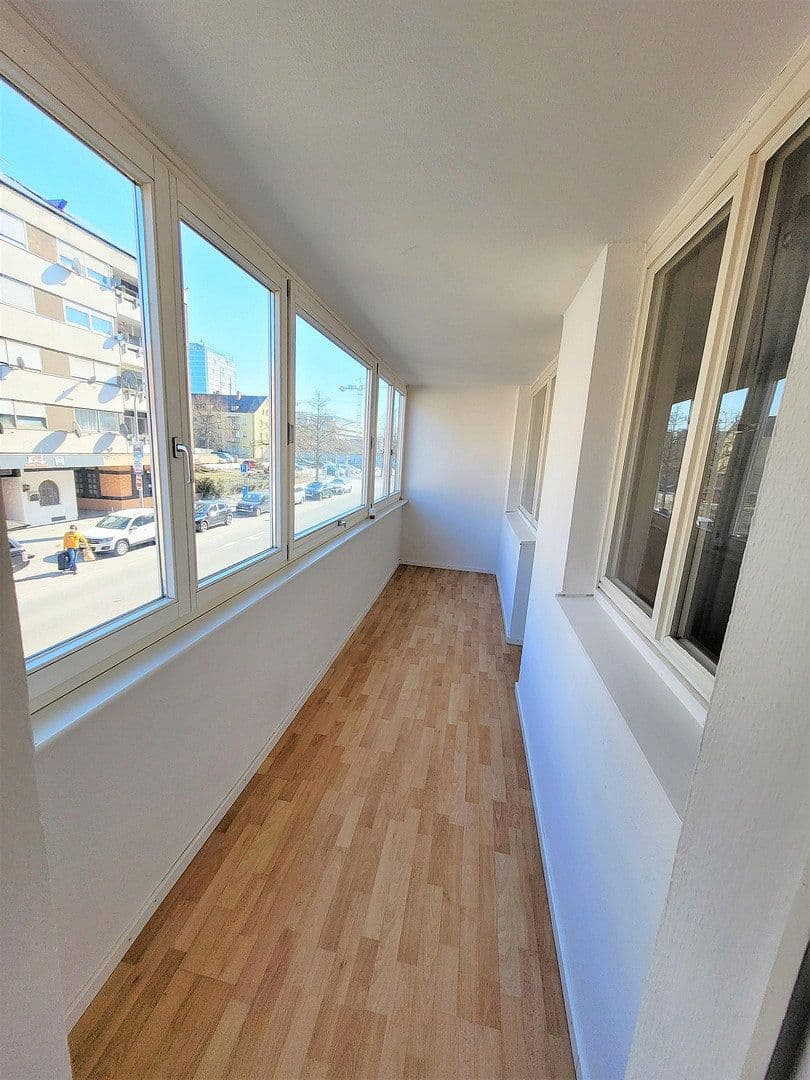 Pronájem bytu 2+1 50 m², Hauptstr. 11, Singen (Hohentwiel), Bádensko-Württembersko Pronájem bytu 2+1 50 m², Hauptstr. 11, Singen (Hohentwiel), Bádensko-Württembersko