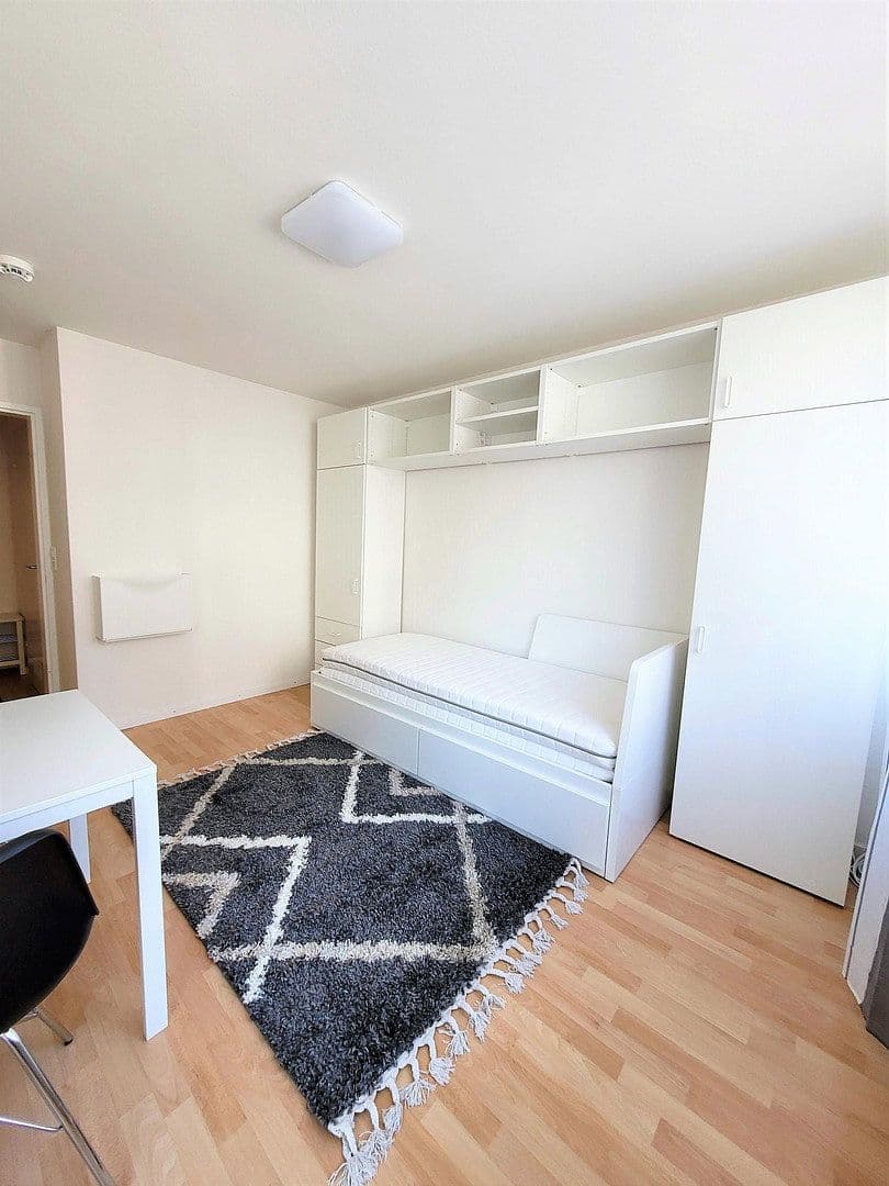Pronájem bytu 2+1 50 m², Hauptstr. 11, Singen (Hohentwiel), Bádensko-Württembersko Pronájem bytu 2+1 50 m², Hauptstr. 11, Singen (Hohentwiel), Bádensko-Württembersko