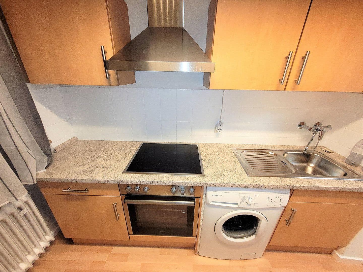 Pronájem bytu 2+1 50 m², Hauptstr. 11, Singen (Hohentwiel), Bádensko-Württembersko Pronájem bytu 2+1 50 m², Hauptstr. 11, Singen (Hohentwiel), Bádensko-Württembersko