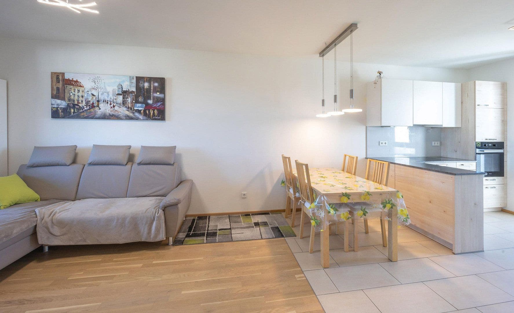 Prodej bytu 4+1 90 m², Haar, Bavorsko Prodej bytu 4+1 90 m², Haar, Bavorsko
