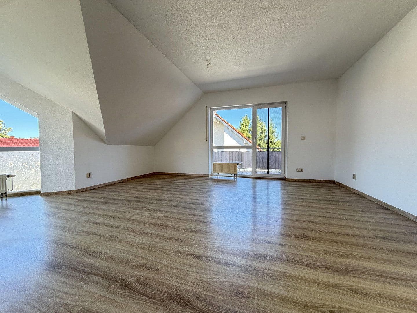 Pronájem bytu 3+1 70 m², Feldstr. 1c, Gerstungen, Durynsko Pronájem bytu 3+1 70 m², Feldstr. 1c, Gerstungen, Durynsko