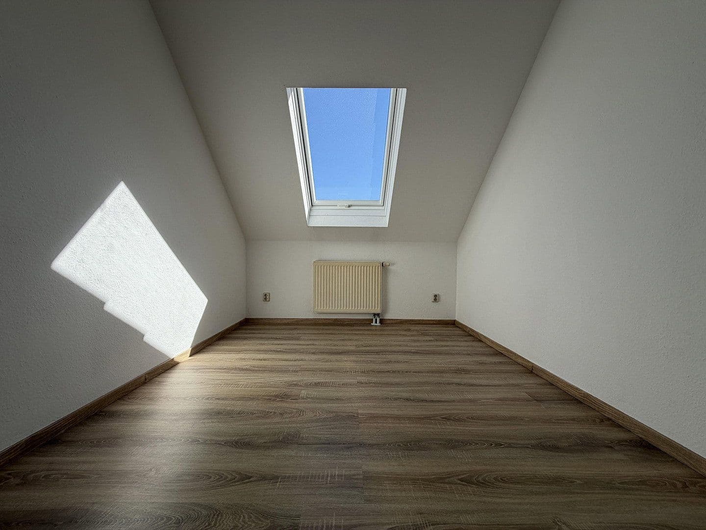 Pronájem bytu 3+1 70 m², Feldstr. 1c, Gerstungen, Durynsko Pronájem bytu 3+1 70 m², Feldstr. 1c, Gerstungen, Durynsko