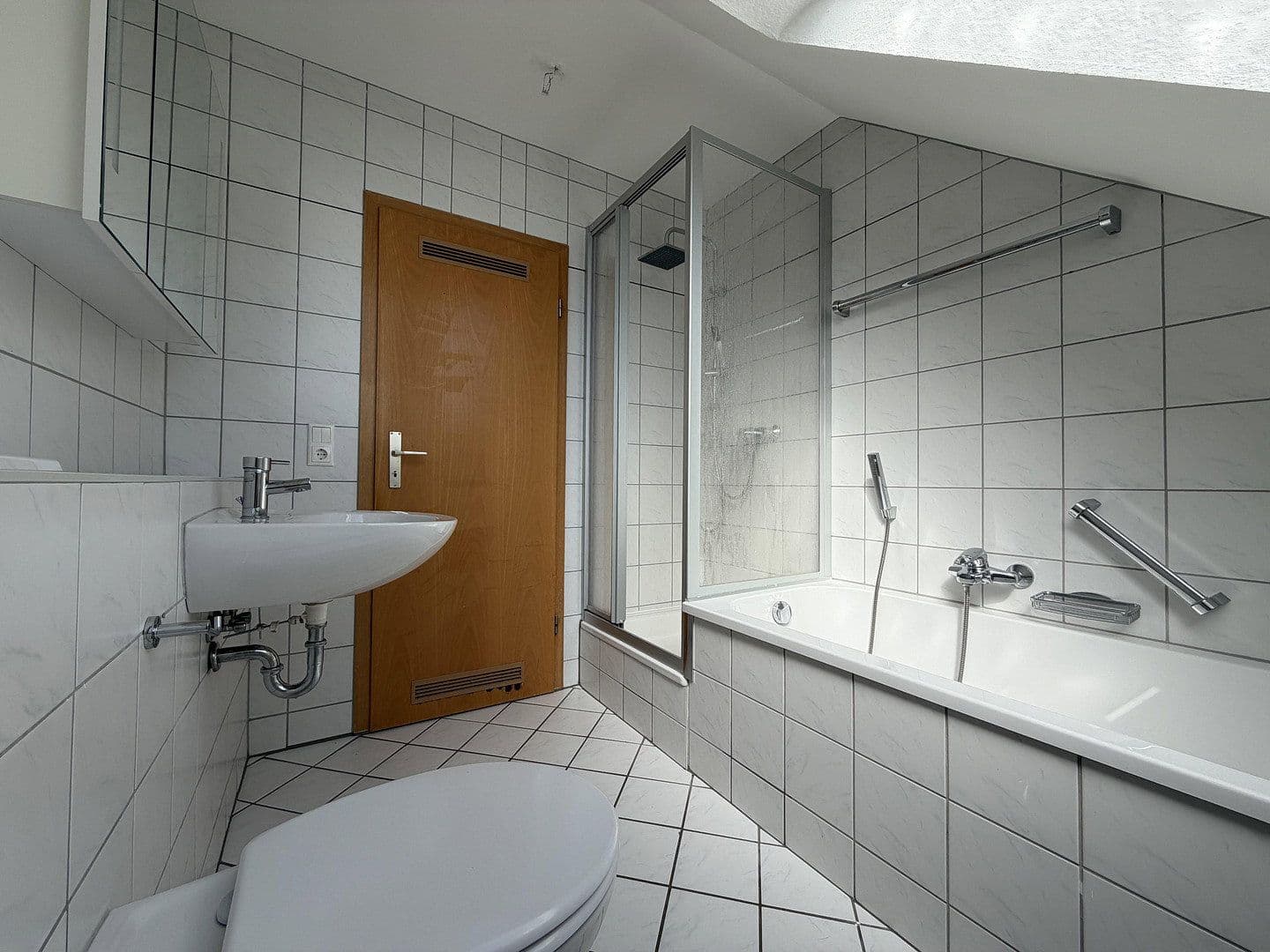 Pronájem bytu 3+1 70 m², Feldstr. 1c, Gerstungen, Durynsko Pronájem bytu 3+1 70 m², Feldstr. 1c, Gerstungen, Durynsko