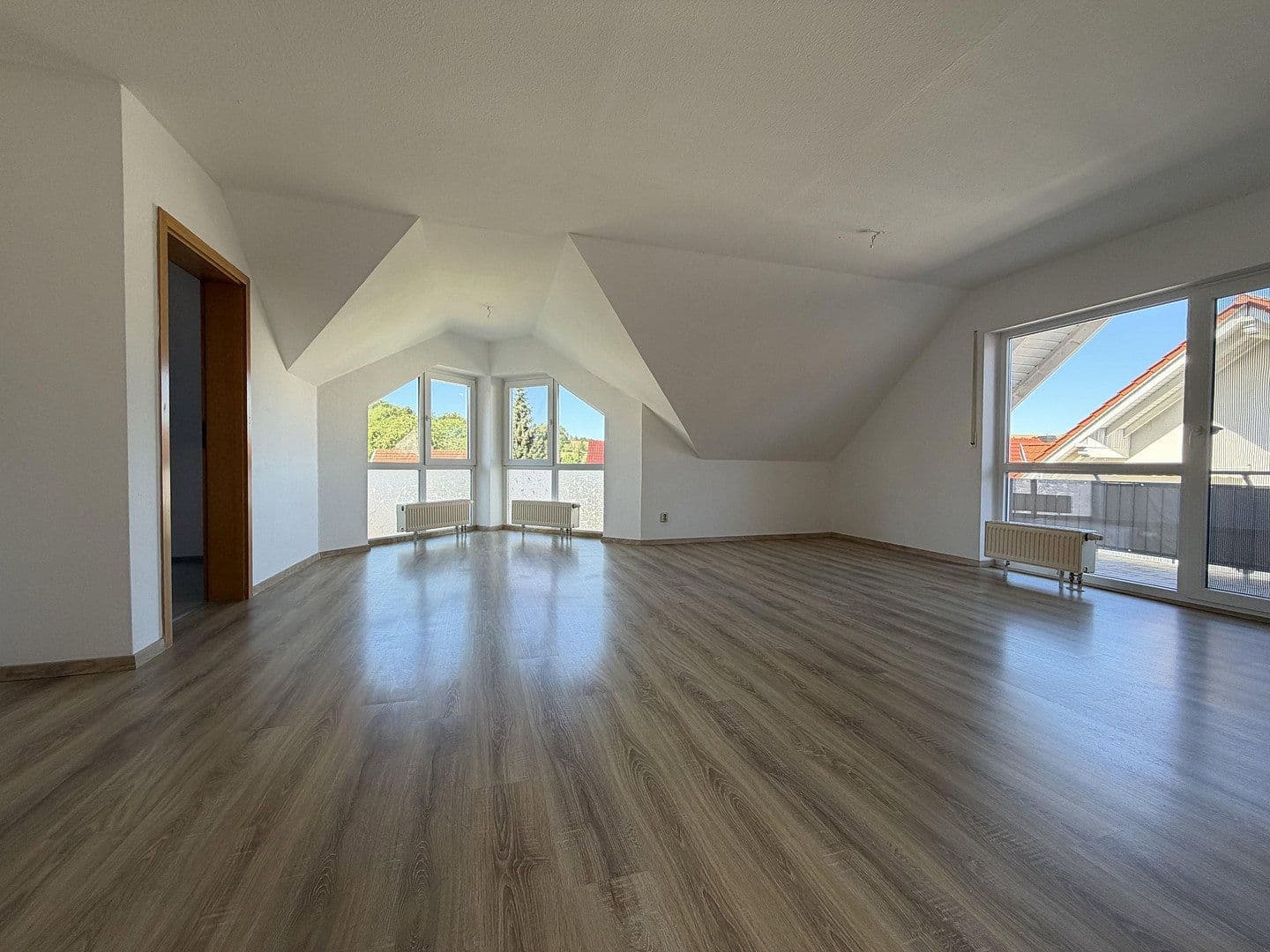 Pronájem bytu 3+1 70 m², Feldstr. 1c, Gerstungen, Durynsko Pronájem bytu 3+1 70 m², Feldstr. 1c, Gerstungen, Durynsko