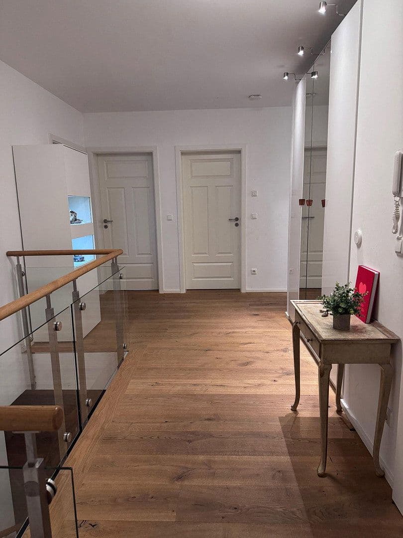 Pronájem bytu 4+1 136 m², Stettnerstr. 23, München, Bavorsko Pronájem bytu 4+1 136 m², Stettnerstr. 23, München, Bavorsko