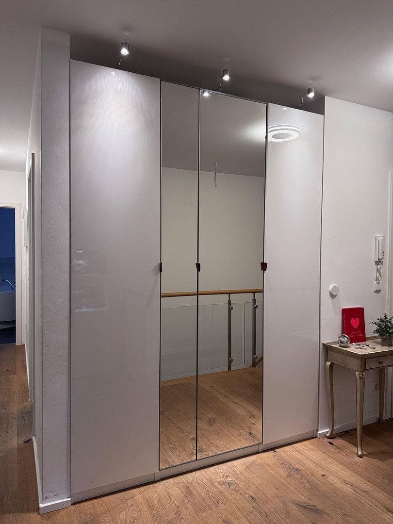 Pronájem bytu 4+1 136 m², Stettnerstr. 23, München, Bavorsko Pronájem bytu 4+1 136 m², Stettnerstr. 23, München, Bavorsko