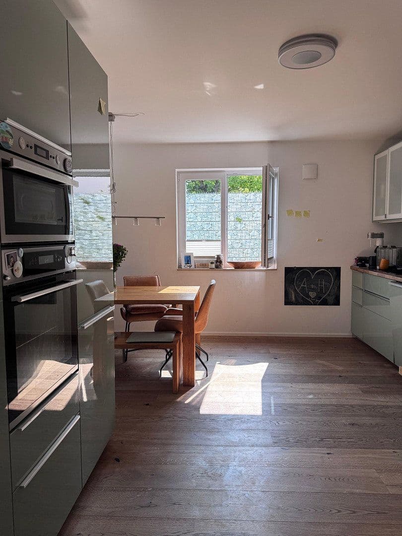 Pronájem bytu 4+1 136 m², Stettnerstr. 23, München, Bavorsko Pronájem bytu 4+1 136 m², Stettnerstr. 23, München, Bavorsko