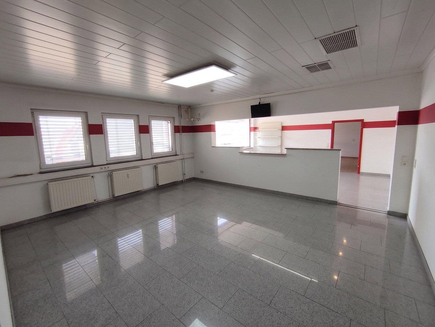 Pronájem nebytového prostoru 1.400 m², Scheidterstraße 30, Saarbrücken, Země Sársko Pronájem nebytového prostoru 1.400 m², Scheidterstraße 30, Saarbrücken, Země Sársko