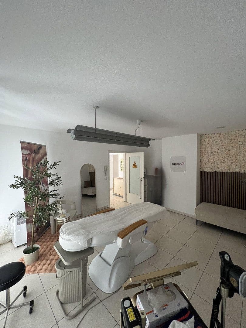 Pronájem kanceláře 30 m², Stiller Weg 52, Mannheim, Bádensko-Württembersko Pronájem kanceláře 30 m², Stiller Weg 52, Mannheim, Bádensko-Württembersko