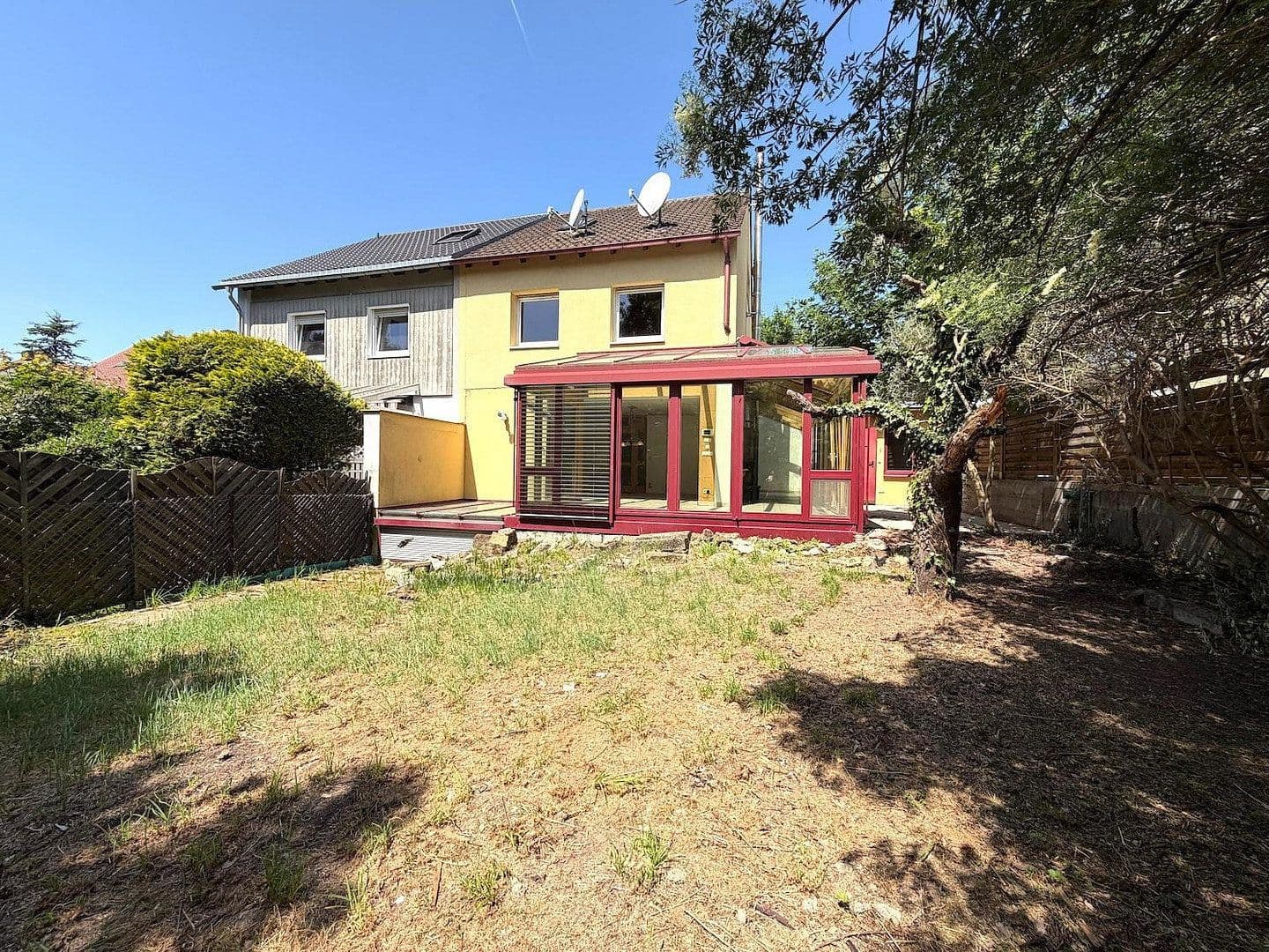 Prodej domu 185 m², pozemek 328 m², Birkenstraße 40 1/2, Schweinfurt, Bavorsko Prodej domu 185 m², pozemek 328 m², Birkenstraße 40 1/2, Schweinfurt, Bavorsko