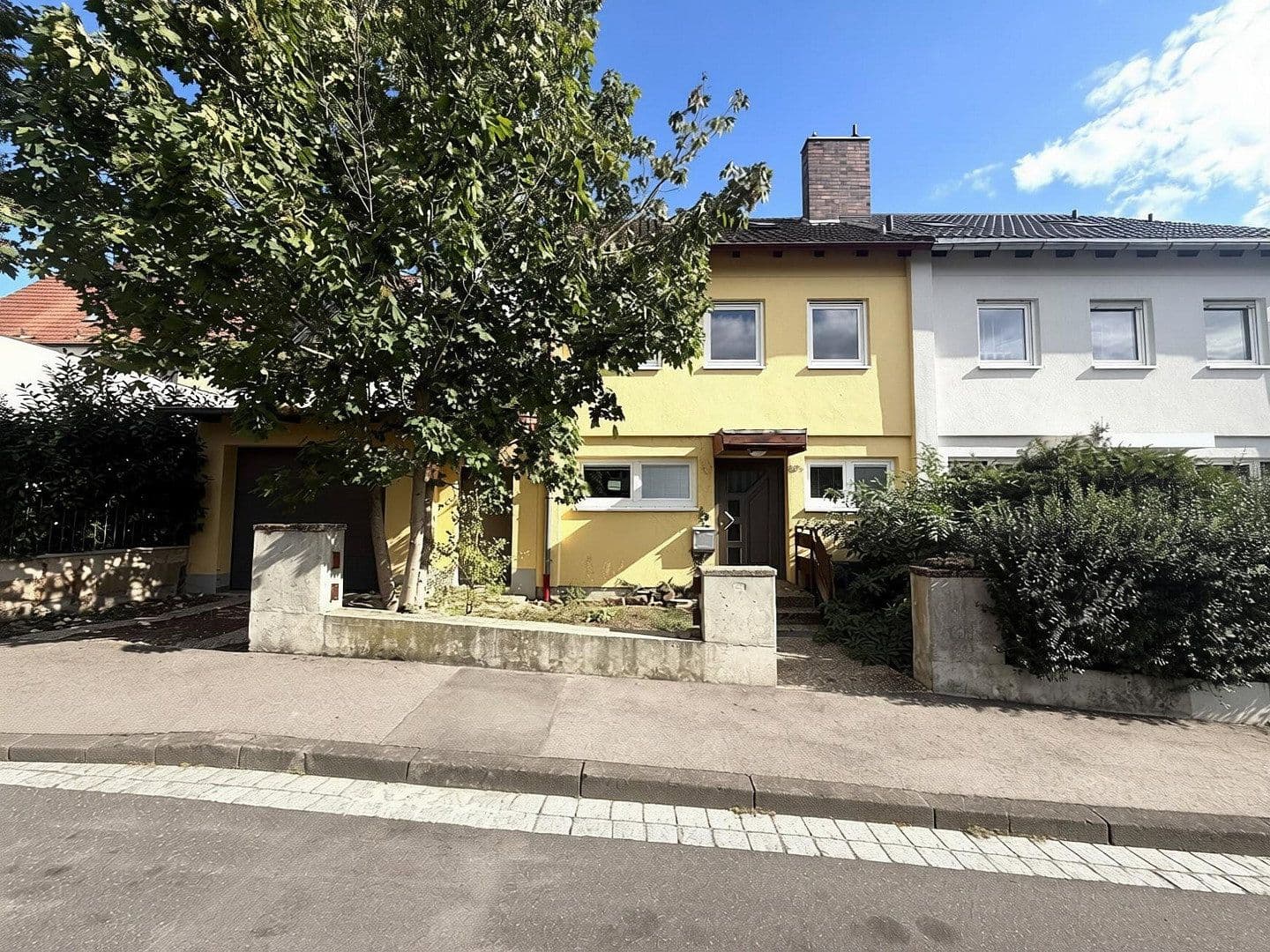 Prodej domu 185 m², pozemek 328 m², Birkenstraße 40 1/2, Schweinfurt, Bavorsko Prodej domu 185 m², pozemek 328 m², Birkenstraße 40 1/2, Schweinfurt, Bavorsko