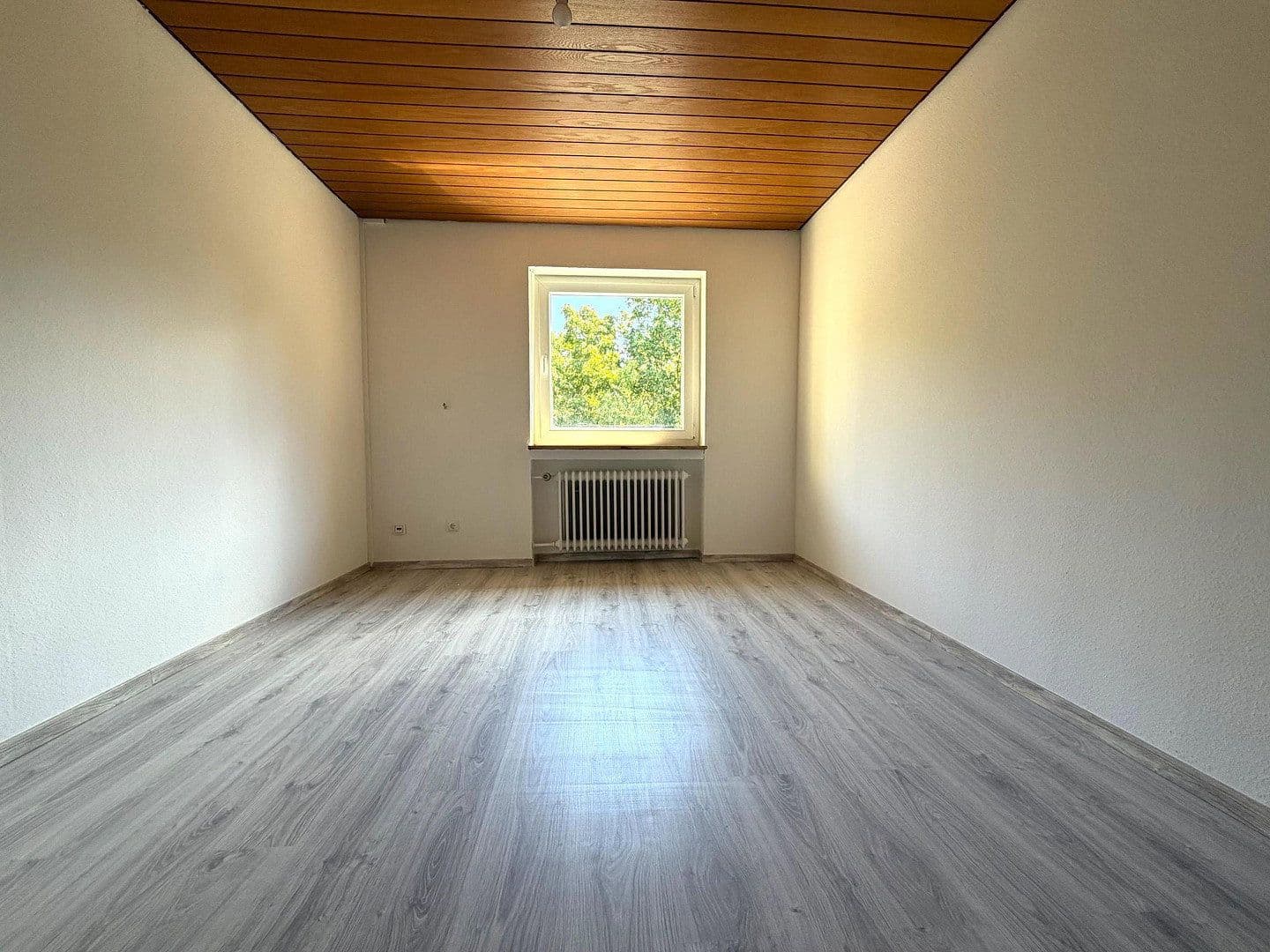 Prodej domu 185 m², pozemek 328 m², Birkenstraße 40 1/2, Schweinfurt, Bavorsko Prodej domu 185 m², pozemek 328 m², Birkenstraße 40 1/2, Schweinfurt, Bavorsko