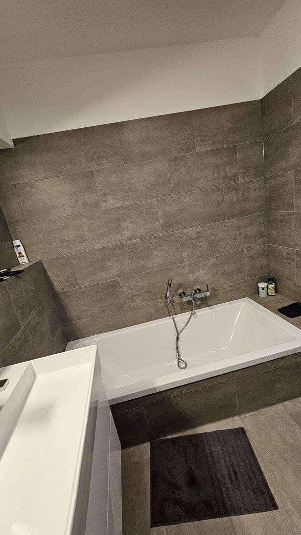 Pronájem bytu 3+1 94 m², Weidenpescherstr. 36,, Köln, Severní Porýní-Vestfálsko Pronájem bytu 3+1 94 m², Weidenpescherstr. 36,, Köln, Severní Porýní-Vestfálsko