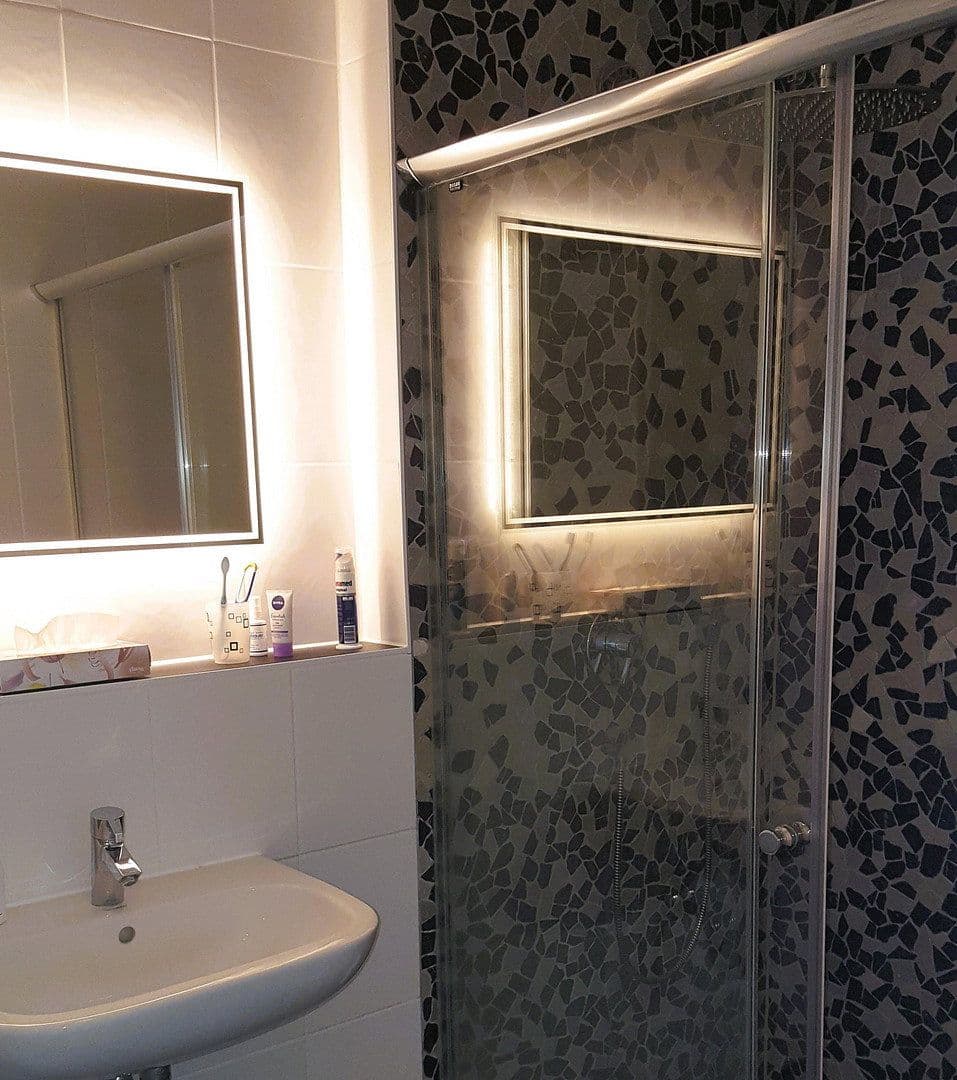 Prodej domu 118 m², pozemek 182 m², Geschwister-Scholl-Straße 11c, Königsbrunn, Bavorsko Prodej domu 118 m², pozemek 182 m², Geschwister-Scholl-Straße 11c, Königsbrunn, Bavorsko