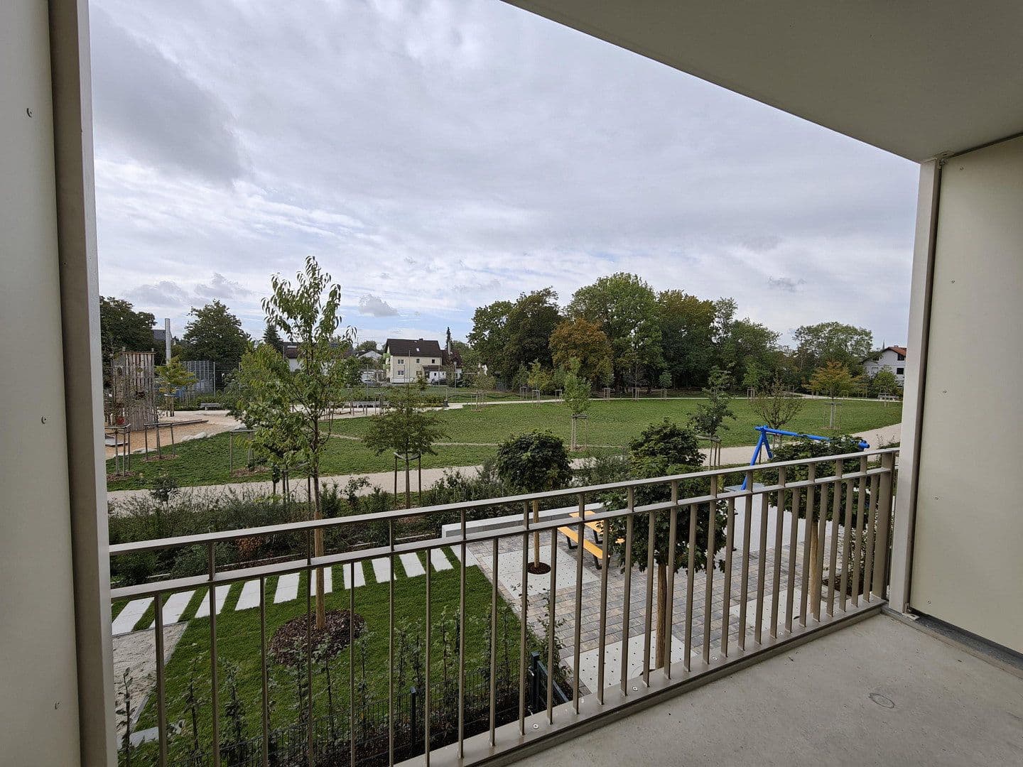 Pronájem bytu 2+1 57 m², Lilli-Kurowski-Straße 9, München, Bavorsko Pronájem bytu 2+1 57 m², Lilli-Kurowski-Straße 9, München, Bavorsko