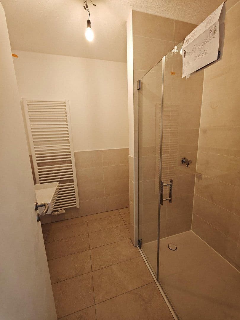 Pronájem bytu 2+1 57 m², Lilli-Kurowski-Straße 9, München, Bavorsko Pronájem bytu 2+1 57 m², Lilli-Kurowski-Straße 9, München, Bavorsko