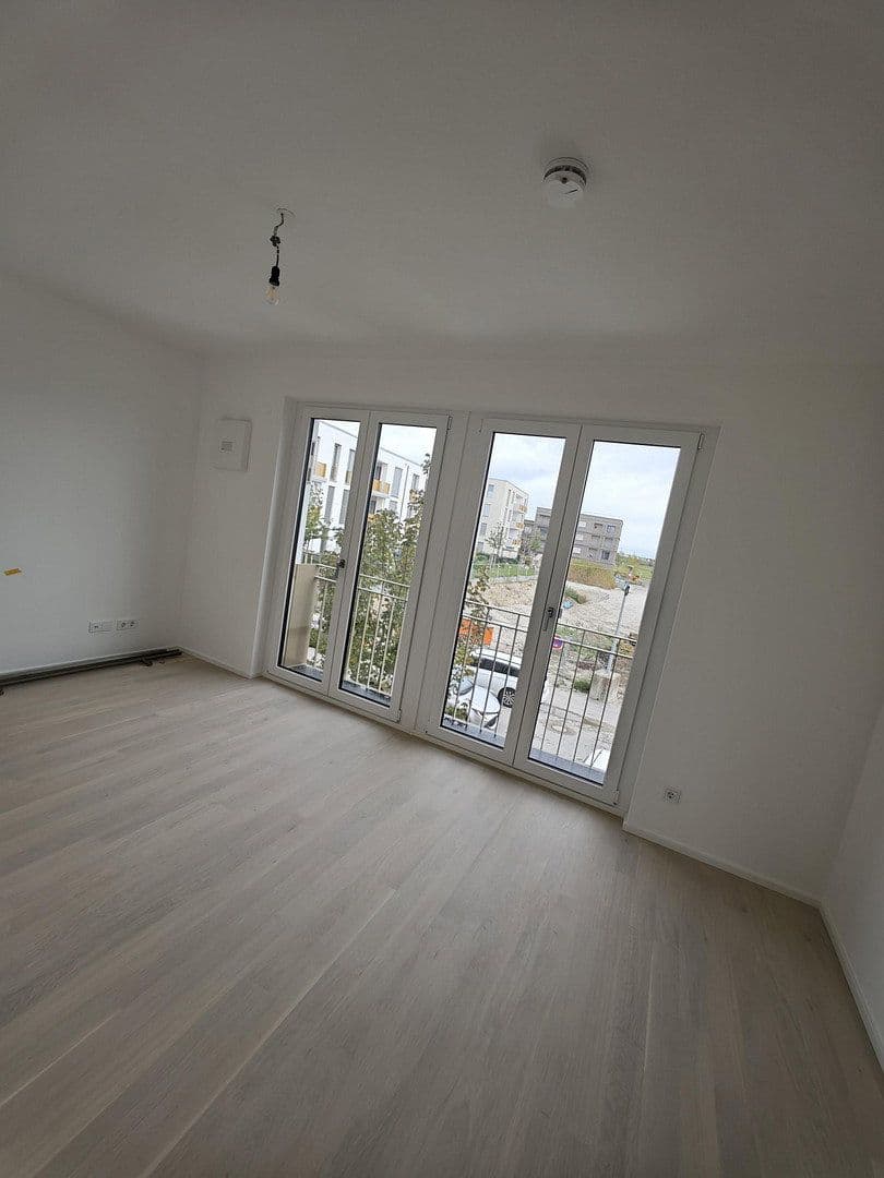 Pronájem bytu 2+1 57 m², Lilli-Kurowski-Straße 9, München, Bavorsko Pronájem bytu 2+1 57 m², Lilli-Kurowski-Straße 9, München, Bavorsko