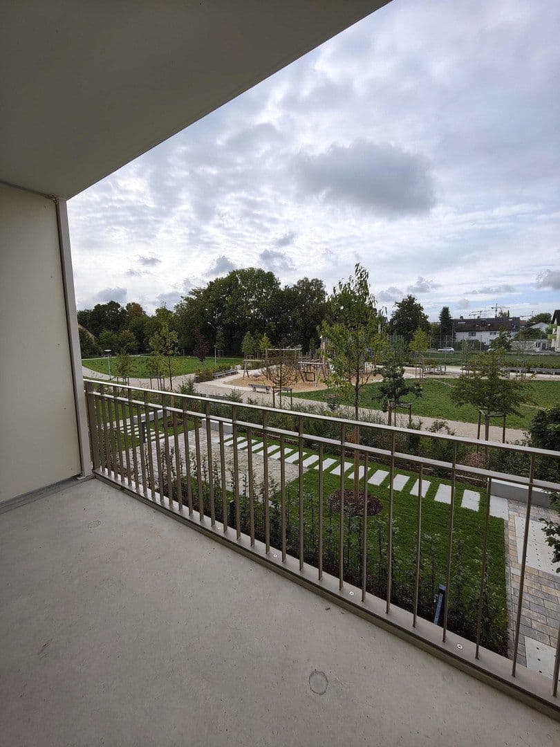 Pronájem bytu 2+1 57 m², Lilli-Kurowski-Straße 9, München, Bavorsko Pronájem bytu 2+1 57 m², Lilli-Kurowski-Straße 9, München, Bavorsko
