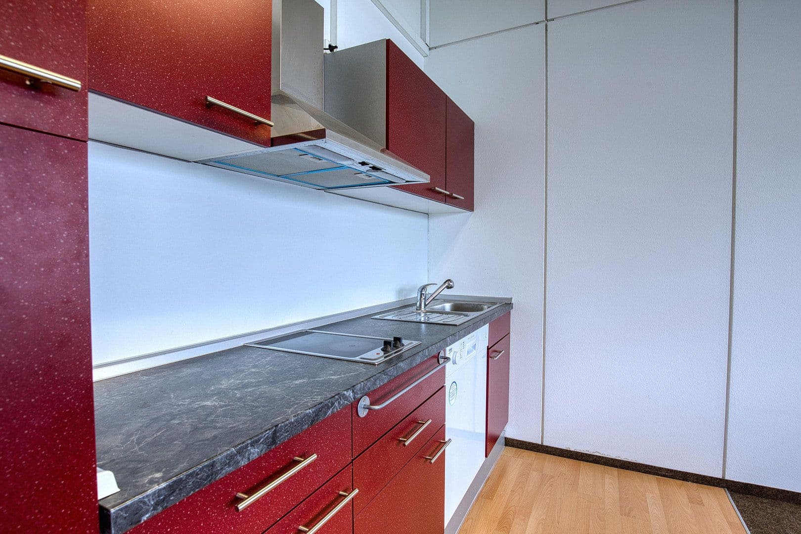 Pronájem kanceláře 1.996 m², Reutlingen, Bádensko-Württembersko Pronájem kanceláře 1.996 m², Reutlingen, Bádensko-Württembersko