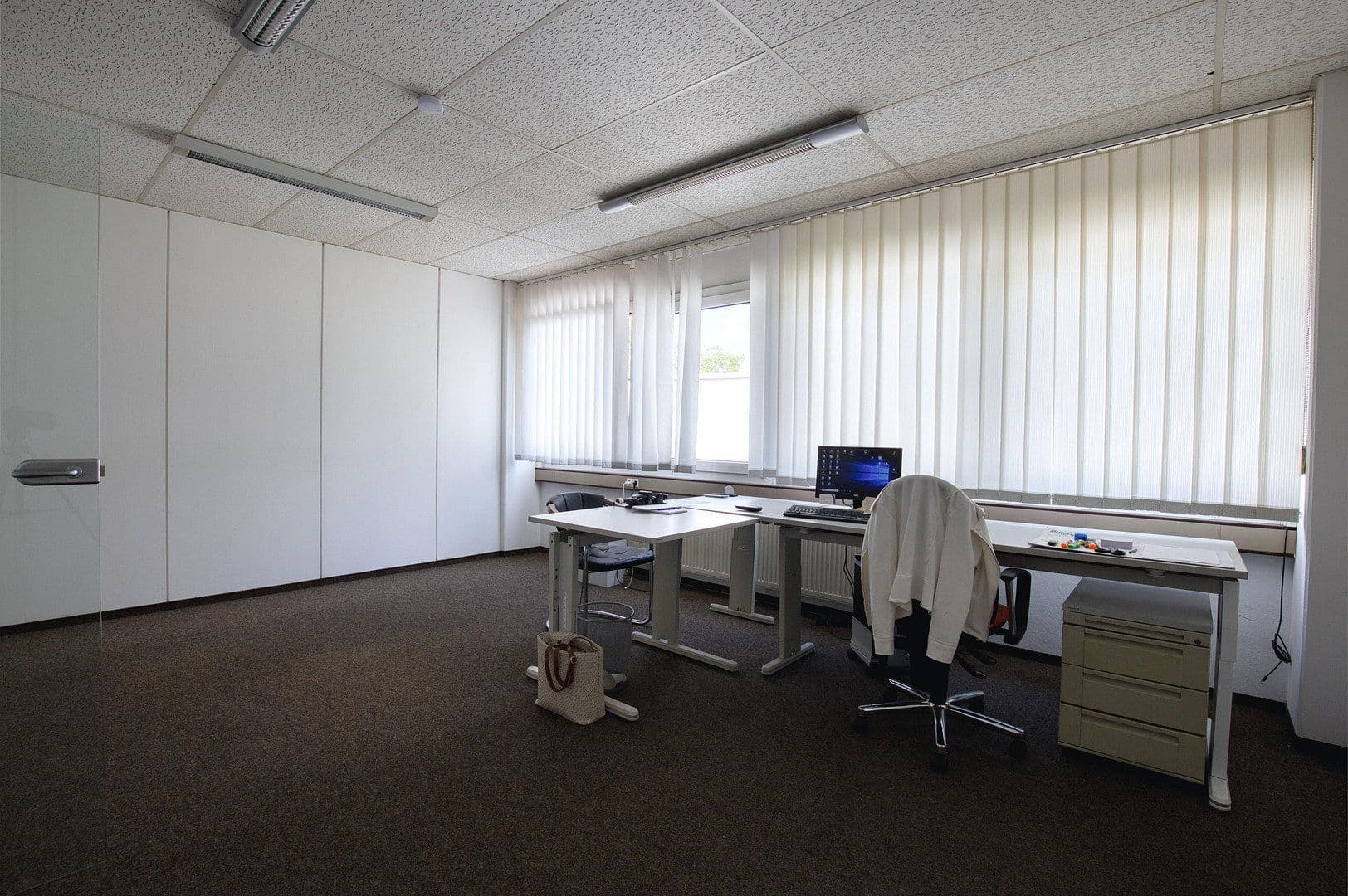 Pronájem kanceláře 1.996 m², Reutlingen, Bádensko-Württembersko Pronájem kanceláře 1.996 m², Reutlingen, Bádensko-Württembersko