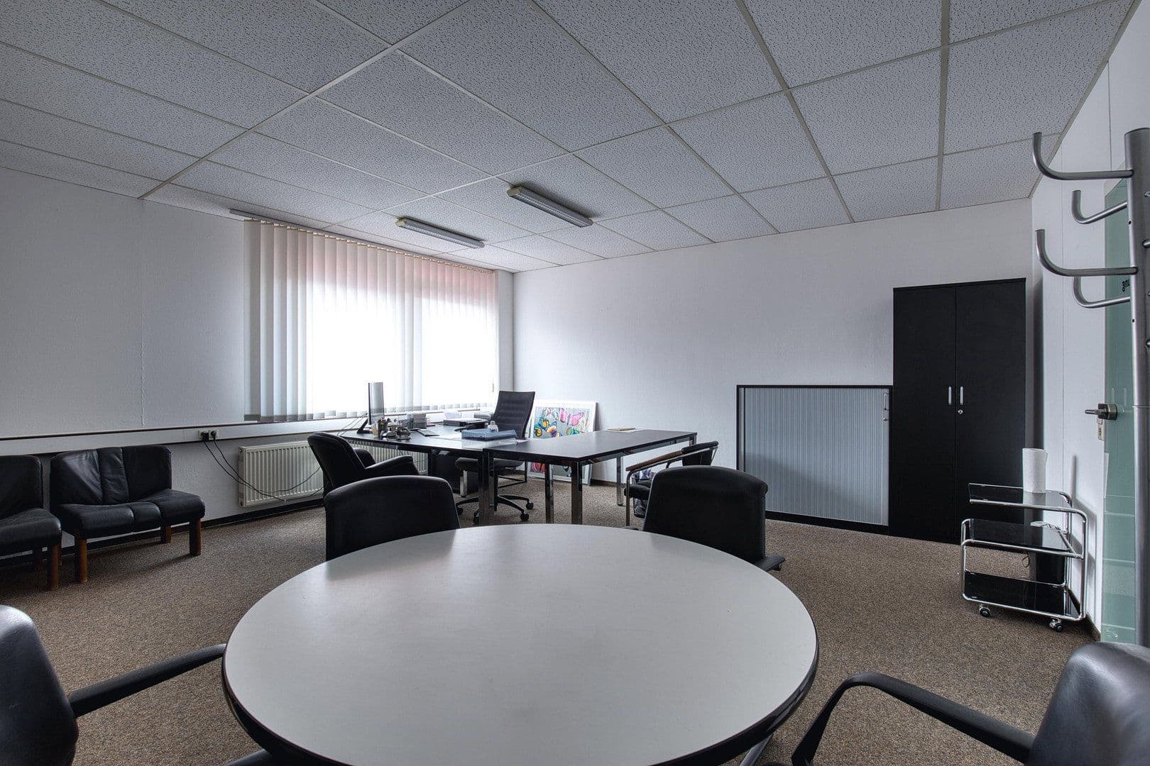Pronájem kanceláře 1.996 m², Reutlingen, Bádensko-Württembersko Pronájem kanceláře 1.996 m², Reutlingen, Bádensko-Württembersko