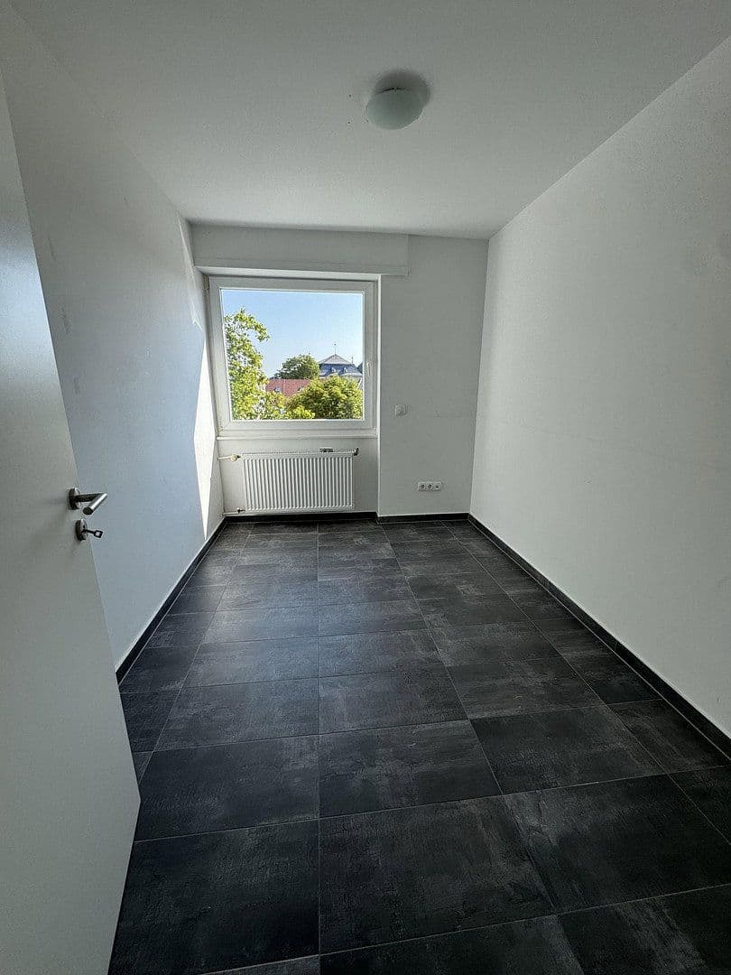Pronájem bytu 3+1 80 m², Ilvesheim, Bádensko-Württembersko Pronájem bytu 3+1 80 m², Ilvesheim, Bádensko-Württembersko