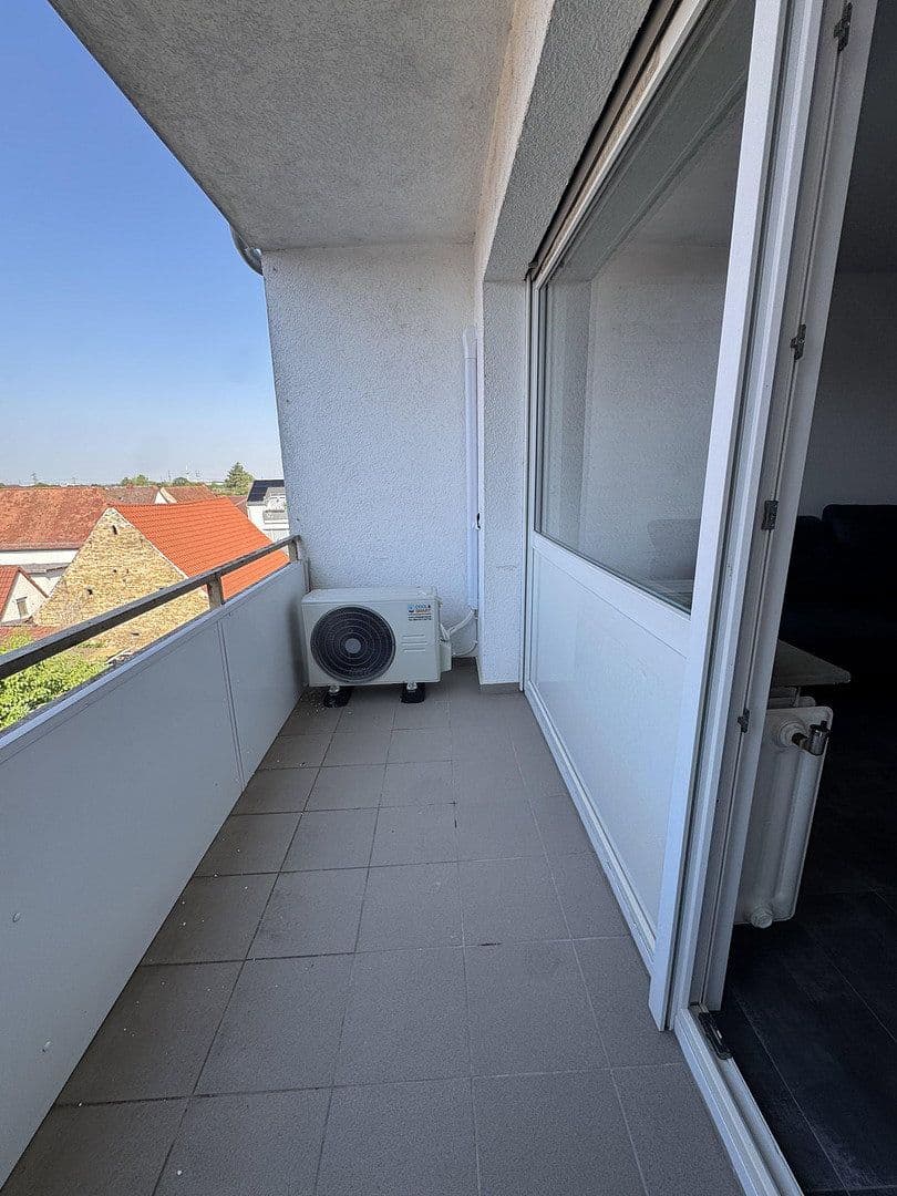Pronájem bytu 3+1 80 m², Ilvesheim, Bádensko-Württembersko Pronájem bytu 3+1 80 m², Ilvesheim, Bádensko-Württembersko