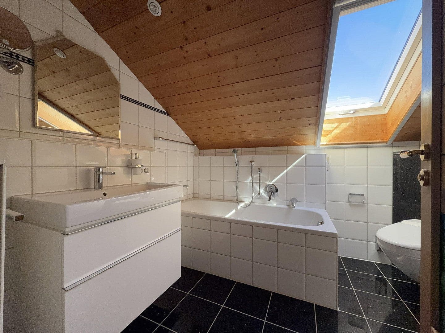 Prodej domu 160 m², pozemek 300 m², Iffeldorf, Bavorsko Prodej domu 160 m², pozemek 300 m², Iffeldorf, Bavorsko