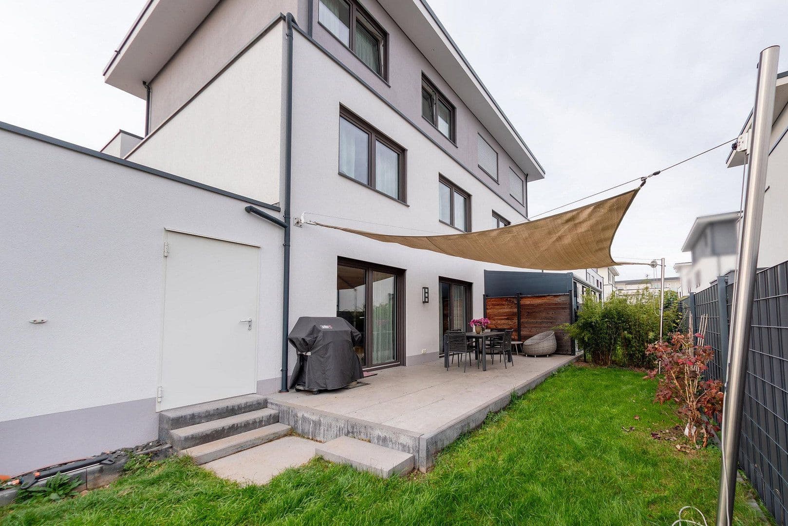 Prodej domu 188 m², pozemek 280 m², Roxheim, Porýní-Falc Prodej domu 188 m², pozemek 280 m², Roxheim, Porýní-Falc