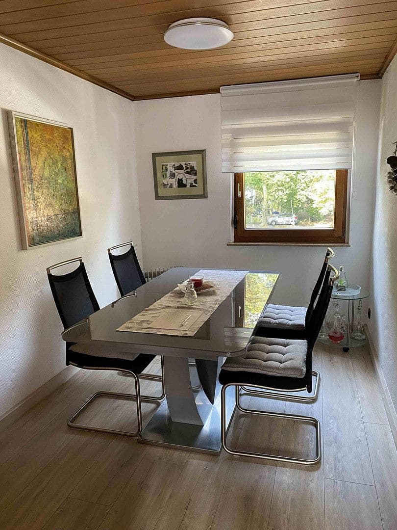 Prodej domu 115 m², pozemek 457 m², Mörikestraße 20, Deizisau, Bádensko-Württembersko Prodej domu 115 m², pozemek 457 m², Mörikestraße 20, Deizisau, Bádensko-Württembersko
