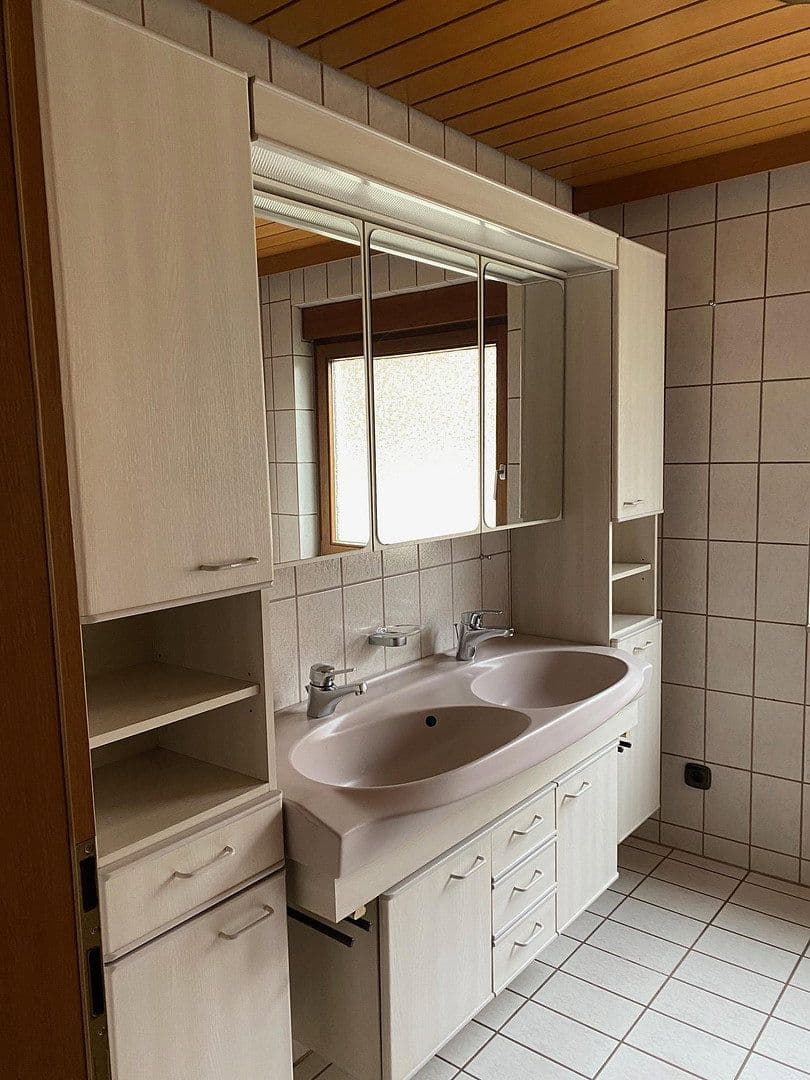 Prodej domu 115 m², pozemek 457 m², Mörikestraße 20, Deizisau, Bádensko-Württembersko Prodej domu 115 m², pozemek 457 m², Mörikestraße 20, Deizisau, Bádensko-Württembersko