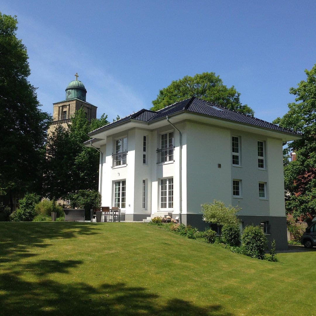 Prodej domu 220 m², pozemek 1.416 m², Hinter der Kirche 12, Neumünster, Šlesvicko-Holštýnsko Prodej domu 220 m², pozemek 1.416 m², Hinter der Kirche 12, Neumünster, Šlesvicko-Holštýnsko