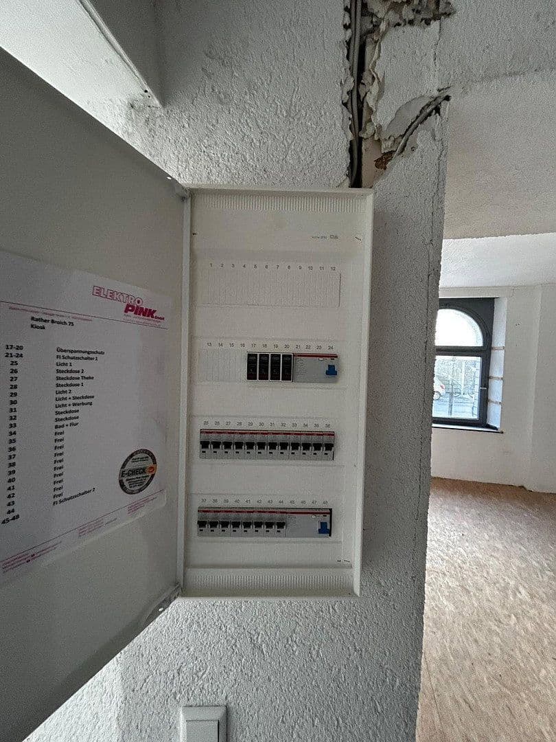 Pronájem nebytového prostoru 45 m², Rather Broich 75, Düsseldorf, Severní Porýní-Vestfálsko Pronájem nebytového prostoru 45 m², Rather Broich 75, Düsseldorf, Severní Porýní-Vestfálsko