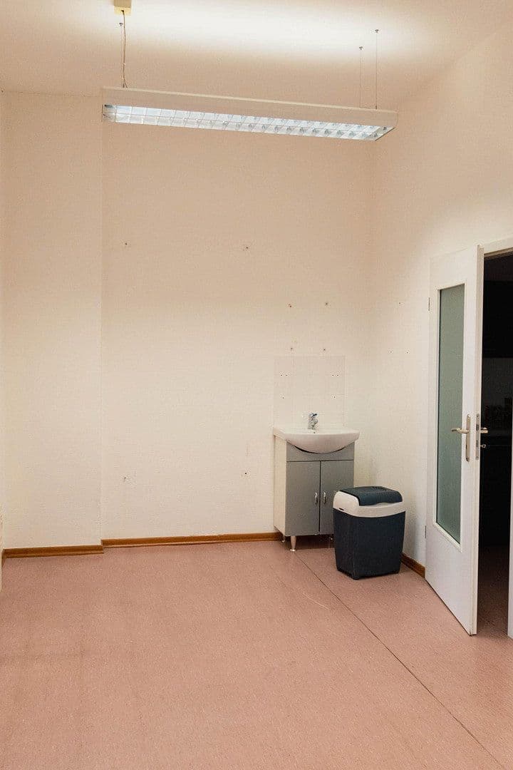Pronájem kanceláře 116 m², Dietzgenstr. 93, Berlin, Berlín Pronájem kanceláře 116 m², Dietzgenstr. 93, Berlin, Berlín