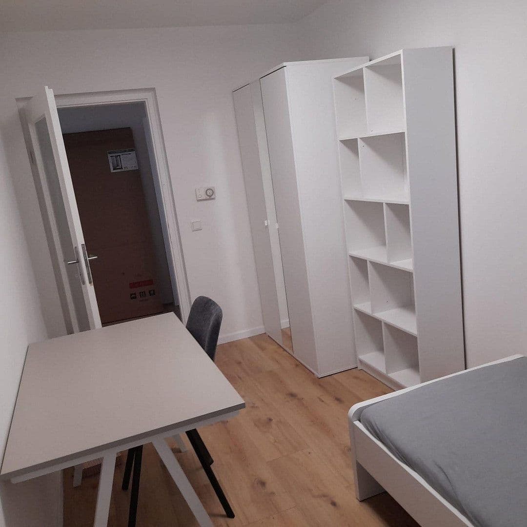 Pronájem bytu 13 m², Luisenstrasse 2, Nürnberg, Bavorsko Pronájem bytu 13 m², Luisenstrasse 2, Nürnberg, Bavorsko