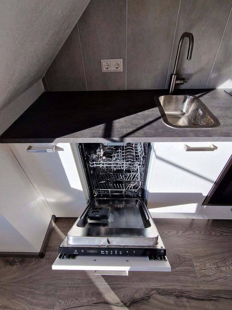 Pronájem bytu 1+1 42 m², Ernestinenstr. 5, Kiel, Šlesvicko-Holštýnsko Pronájem bytu 1+1 42 m², Ernestinenstr. 5, Kiel, Šlesvicko-Holštýnsko