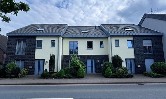 Pronájem domu 167 m², pozemek 185 m², Kevelaer, Severní Porýní-Vestfálsko Pronájem domu 167 m², pozemek 185 m², Kevelaer, Severní Porýní-Vestfálsko