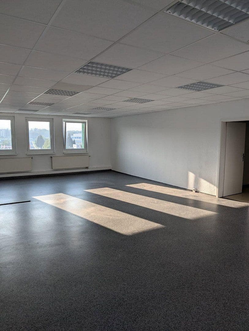 Pronájem kanceláře 400 m², Rennsteigstrasse 2-6, Zella-Mehlis, Durynsko Pronájem kanceláře 400 m², Rennsteigstrasse 2-6, Zella-Mehlis, Durynsko