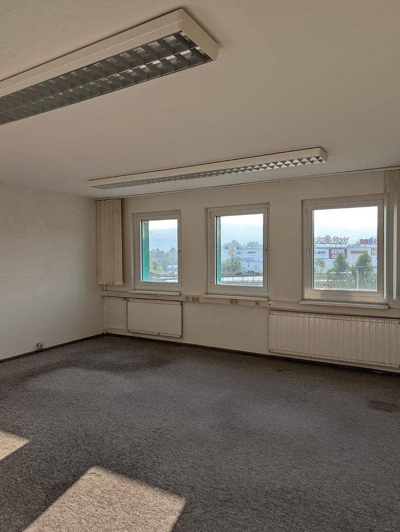Pronájem kanceláře 400 m², Rennsteigstrasse 2-6, Zella-Mehlis, Durynsko Pronájem kanceláře 400 m², Rennsteigstrasse 2-6, Zella-Mehlis, Durynsko