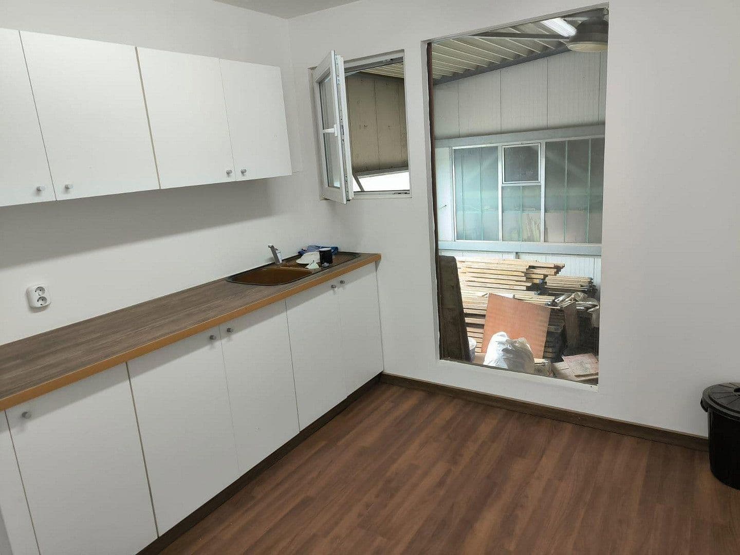 Prodej nebytového prostoru 1.064 m², Rösrath, Severní Porýní-Vestfálsko Prodej nebytového prostoru 1.064 m², Rösrath, Severní Porýní-Vestfálsko