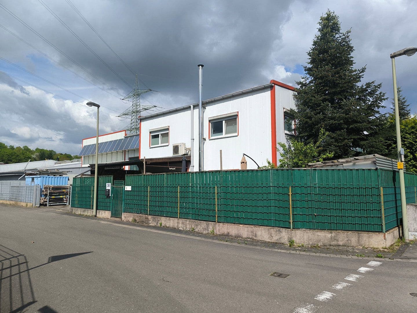 Prodej nebytového prostoru 1.064 m², Rösrath, Severní Porýní-Vestfálsko Prodej nebytového prostoru 1.064 m², Rösrath, Severní Porýní-Vestfálsko