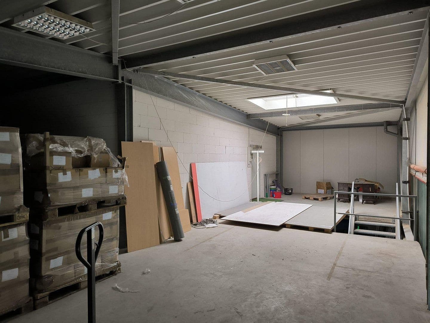 Prodej nebytového prostoru 1.064 m², Rösrath, Severní Porýní-Vestfálsko Prodej nebytového prostoru 1.064 m², Rösrath, Severní Porýní-Vestfálsko