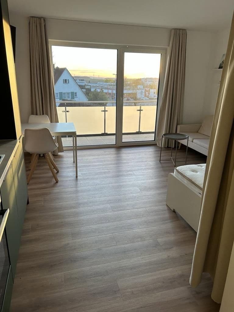 Pronájem bytu 1+1 28 m², Künzelsau, Bádensko-Württembersko Pronájem bytu 1+1 28 m², Künzelsau, Bádensko-Württembersko
