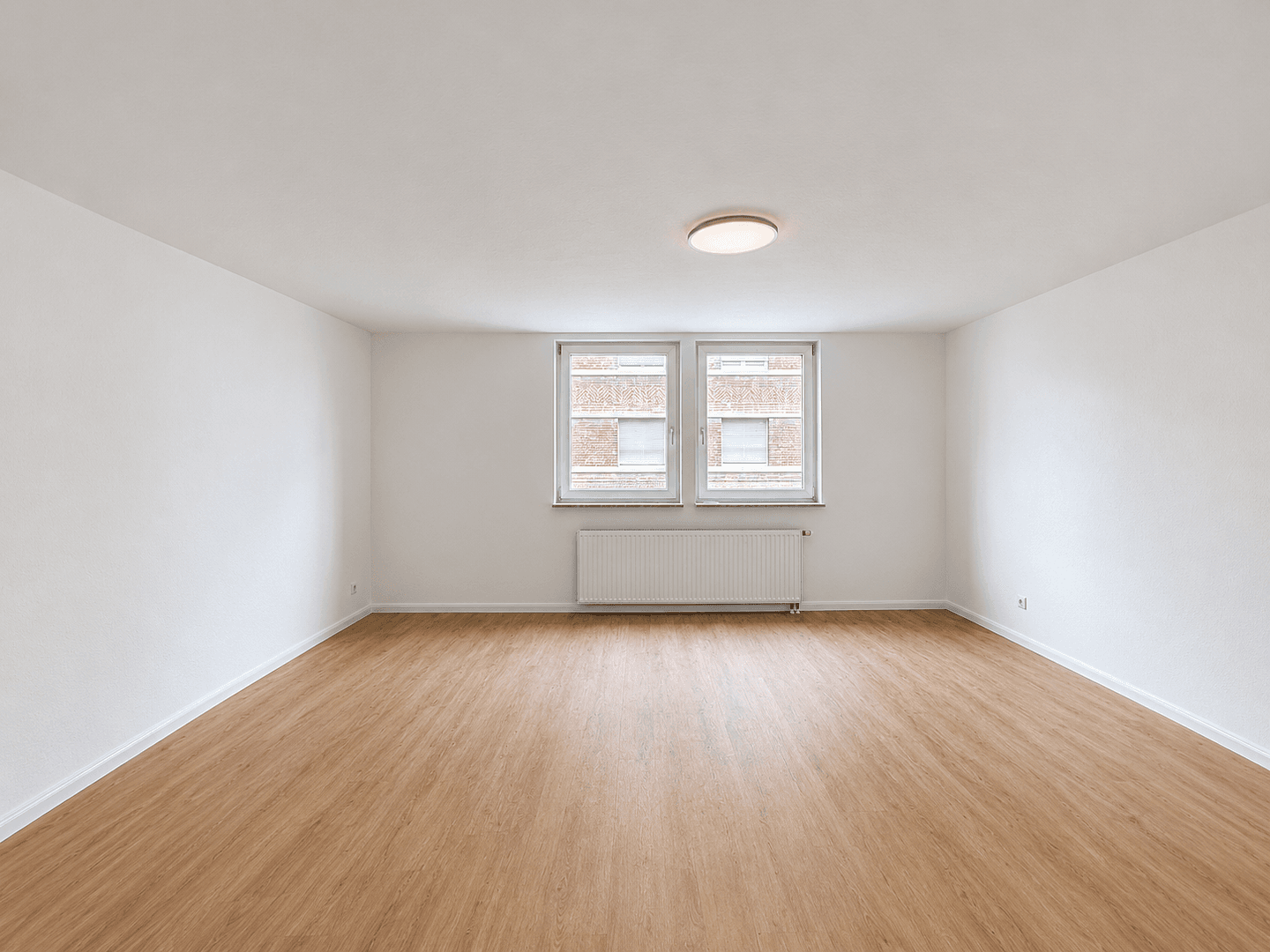 Pronájem bytu 3+1 104 m², Ludwigshafen, Porýní-Falc Pronájem bytu 3+1 104 m², Ludwigshafen, Porýní-Falc