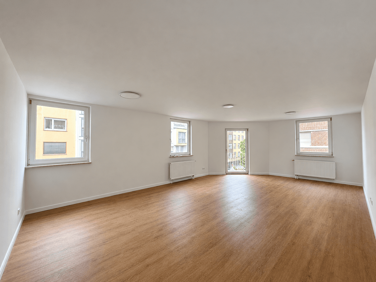 Pronájem bytu 3+1 104 m², Ludwigshafen, Porýní-Falc Pronájem bytu 3+1 104 m², Ludwigshafen, Porýní-Falc