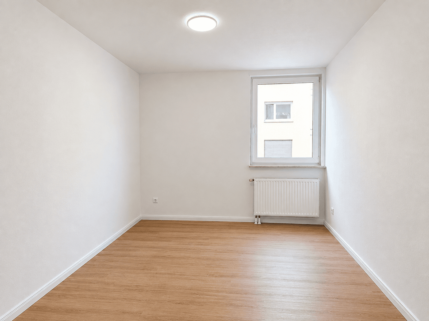 Pronájem bytu 3+1 104 m², Ludwigshafen, Porýní-Falc Pronájem bytu 3+1 104 m², Ludwigshafen, Porýní-Falc