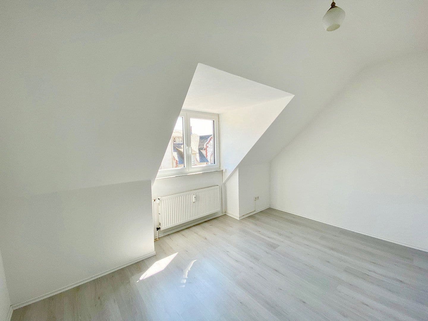 Prodej bytu 4+1 117 m², Frankfurt Unterliederbach, Hessen Prodej bytu 4+1 117 m², Frankfurt Unterliederbach, Hessen